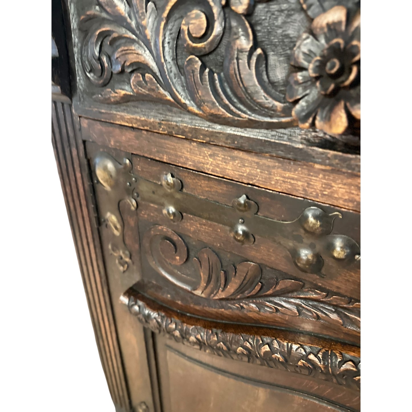 Late 18th Century Oak Carved Buffet