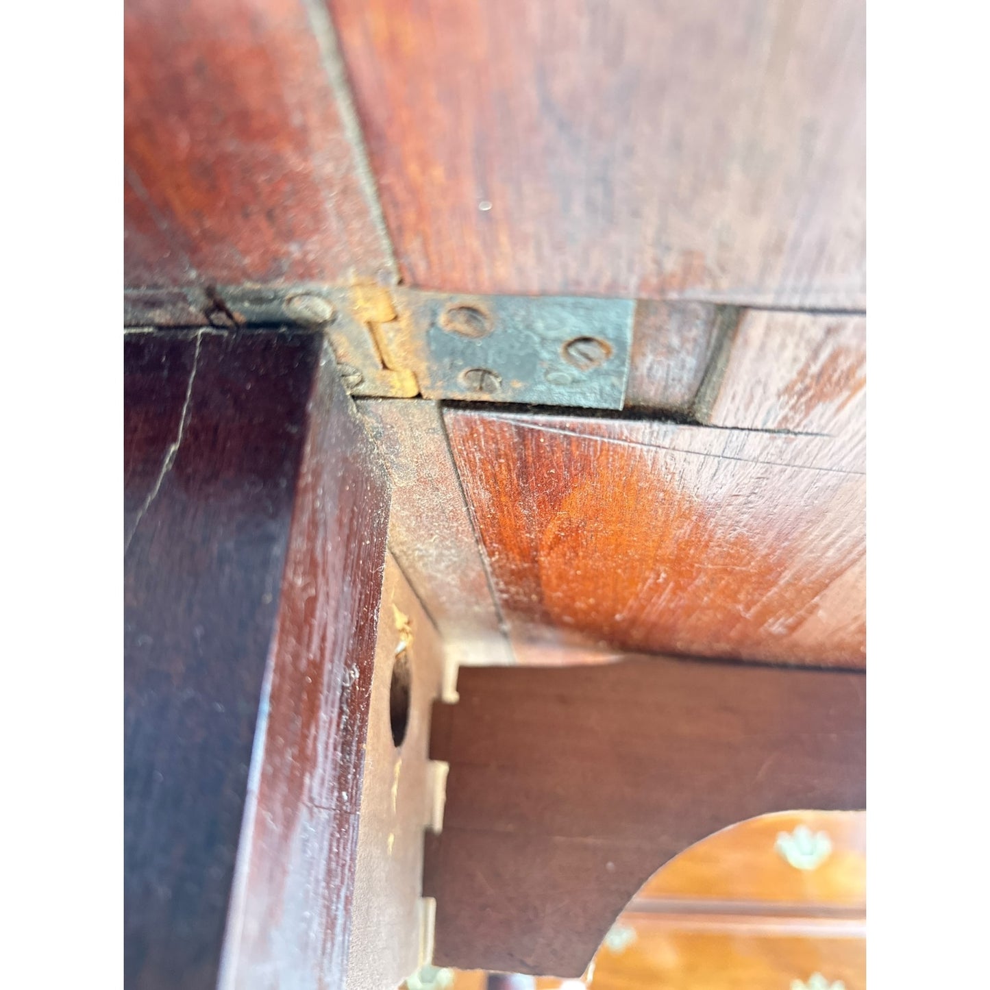 Antique Cherry Drop-Leaf Table with Turned Legs