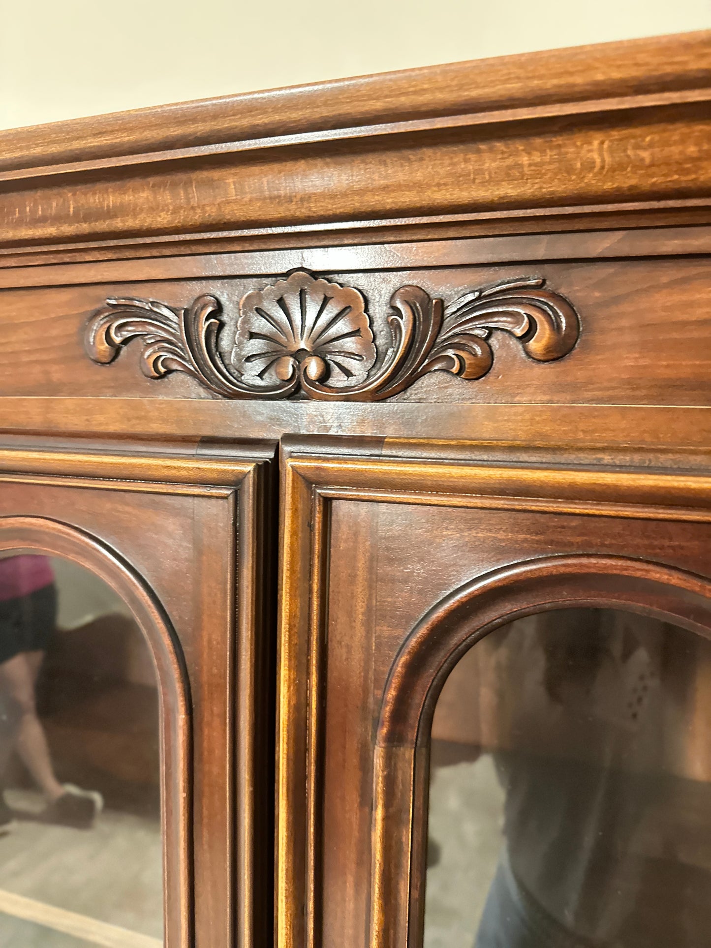 Antique French Louis XV Style Display Cabinet with Glass Doors
