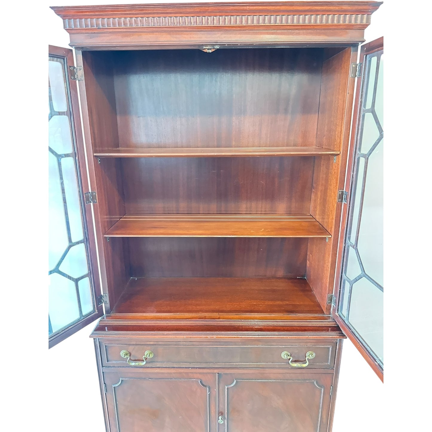 Traditional Mahogany China Cabinet with Glass Doors